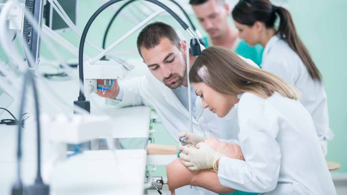 Specializzazione Universitaria - Chirurgia e Rigenerazione in Implantologia orale