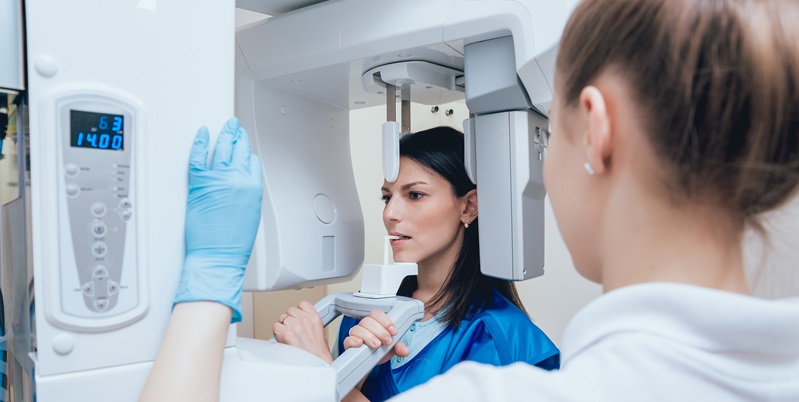 Implantologia computer guidata: cos'è e quando la si utilizza?