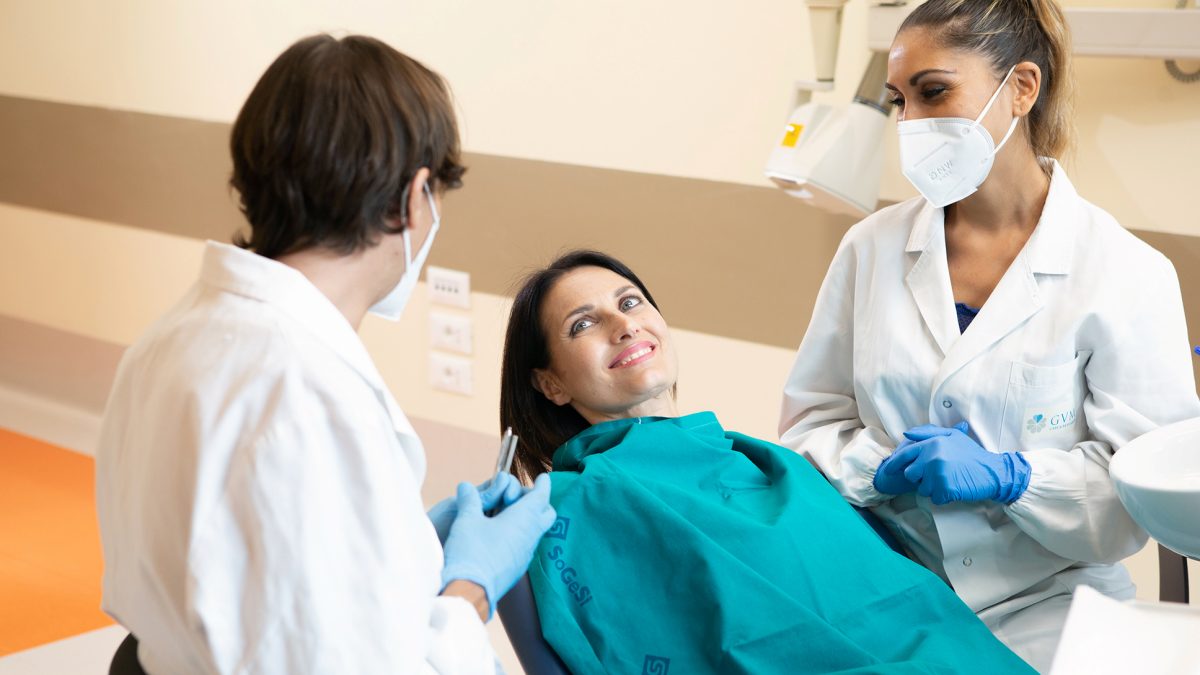 Impianti a carico immediato e zigomatici: vantaggi per i pazienti 