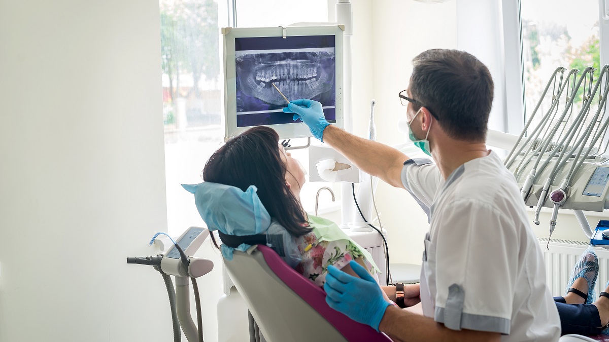 Implantologia per i casi di grave atrofia ossea: l’impianto sottoperiosteo AMSJI