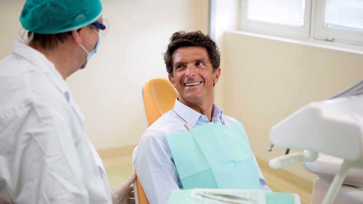 Perdita dei denti: quando ricorrere ad un impianto